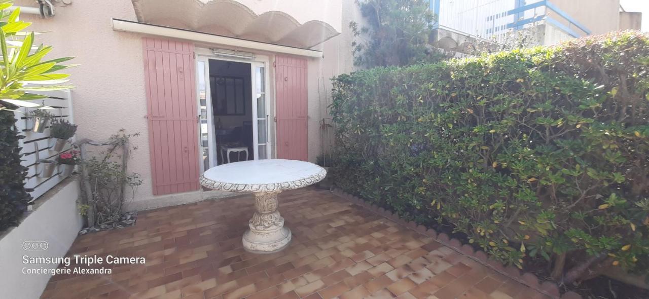 Villa Aux Capellans Sur La Marina Pour 4 Personnes - Vue Marina - Parking - Plage A 5 Min A Pied Saint-Cyprien  Zewnętrze zdjęcie